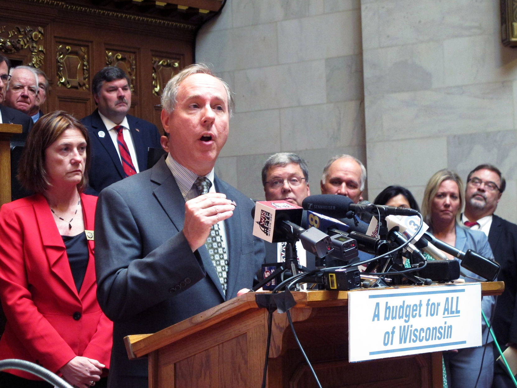 Wisconsin Budget-Vos
